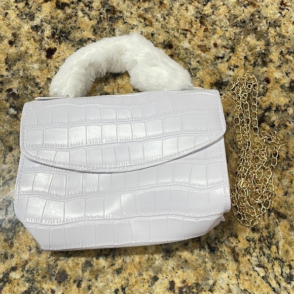 White Vegan Croc Fur Handle Statement Hand Bag - Picture 6 of 14